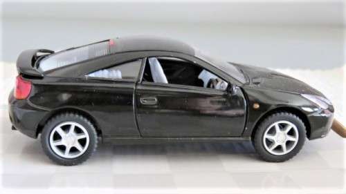 Boxed Kinsmart Die Cast Toyota Celica With Pull Back Action #5038 Scale 1:34 L: 12,5 cm