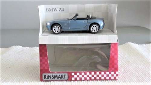 Stunning Boxed Kinsmart Die Cast BMW Z4 With Pull Back Action Scale 1:32 L: 12,5 cm
