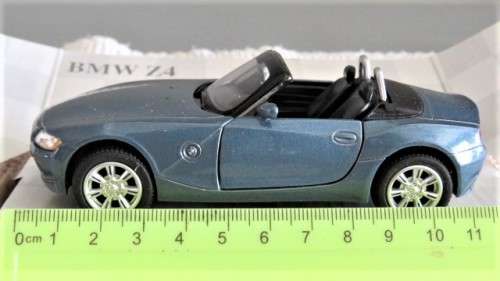 Stunning Boxed Kinsmart Die Cast BMW Z4 With Pull Back Action Scale 1:32 L: 12,5 cm