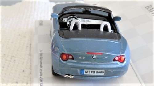 Stunning Boxed Kinsmart Die Cast BMW Z4 With Pull Back Action Scale 1:32 L: 12,5 cm