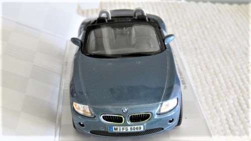 Stunning Boxed Kinsmart Die Cast BMW Z4 With Pull Back Action Scale 1:32 L: 12,5 cm