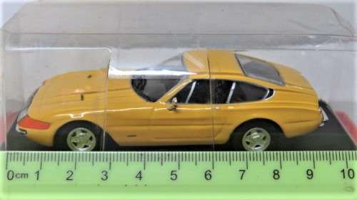 Boxed & Sealed Die Cast Ferrari 365 GTB/4 Daytona (Official Licensed Product) Scale 1:43 L: 10 cm
