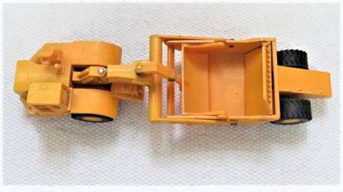 Vintage Rare Die Cast Yonezawa Diapet #008-09145 (T-64) Komatsu Motor Scraper WS23S L: 172 mm