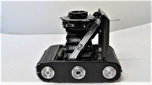 Vintage 1938 German Made Zeiss Ikon Ikonta 521 Camera With Leather Case SOLD AS IS