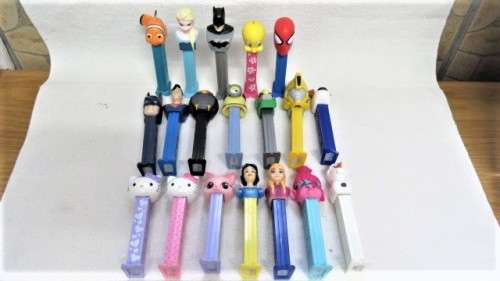 Nineteen Awesome Vintage Pez Dispensers Details in Description SOLD AS IS