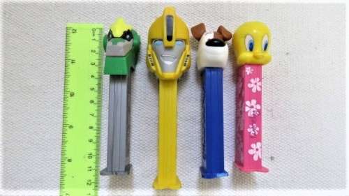 Nineteen Awesome Vintage Pez Dispensers Details in Description SOLD AS IS