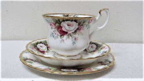Stunning Vintage Royal Albert Bone China `Celebration` Trio