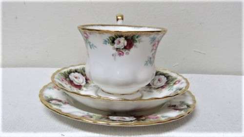 Stunning Vintage Royal Albert Bone China `Celebration` Trio