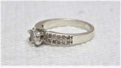 Fabulous Vintage Sterling Silver Ring Round Clear Stone Prong Setting Size: Q (4.2 g)