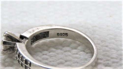 Fabulous Vintage Sterling Silver Ring Round Clear Stone Prong Setting Size: Q (4.2 g)