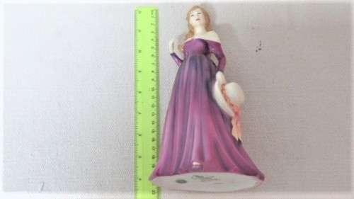 Vintage Royal Doulton Bone China Hand Made & Hand Decorated `Melissa` HN 3885 Figurine H: 215 mm