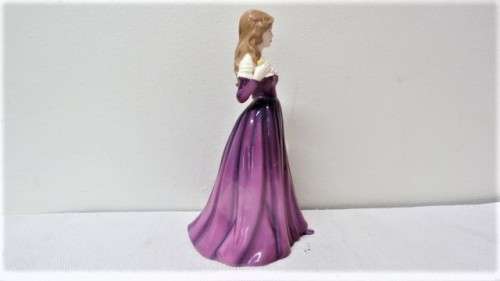 Vintage Royal Doulton Bone China Hand Made & Hand Decorated `Melissa` HN 3885 Figurine H: 215 mm