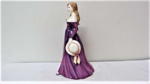 Vintage Royal Doulton Bone China Hand Made & Hand Decorated `Melissa` HN 3885 Figurine H: 215 mm