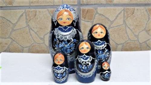 Superb Vintage Five Piece Wooden Russian Matryoshka Nesting Doll Set H: 145 mm