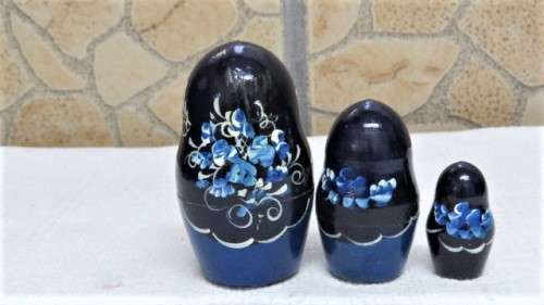 Superb Vintage Five Piece Wooden Russian Matryoshka Nesting Doll Set H: 145 mm