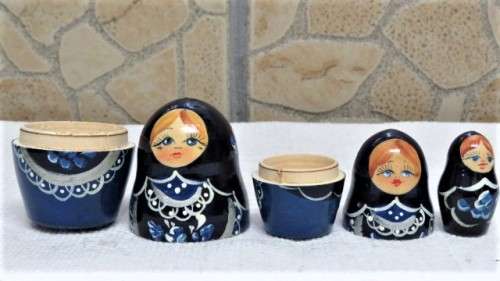 Superb Vintage Five Piece Wooden Russian Matryoshka Nesting Doll Set H: 145 mm