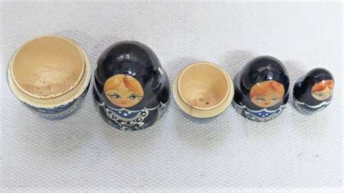 Superb Vintage Five Piece Wooden Russian Matryoshka Nesting Doll Set H: 145 mm