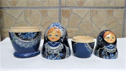 Superb Vintage Five Piece Wooden Russian Matryoshka Nesting Doll Set H: 145 mm