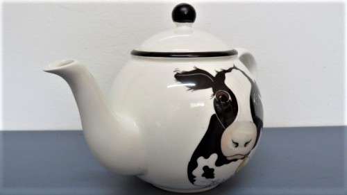 Wonderful Vintage Arthur Wood Staffordshire `Back To Front` Cow Teapot H: 180 mm