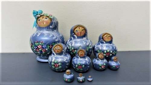 Lovely Vintage 10 Piece Hand Painted Russian Matryoshka Nesting Doll Set Signed H: 120 mm