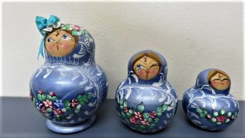 Lovely Vintage 10 Piece Hand Painted Russian Matryoshka Nesting Doll Set Signed H: 120 mm