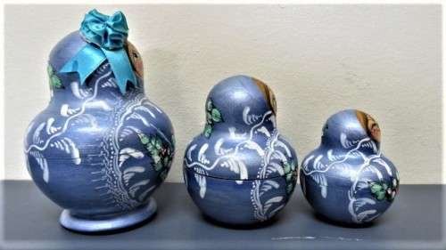Lovely Vintage 10 Piece Hand Painted Russian Matryoshka Nesting Doll Set Signed H: 120 mm