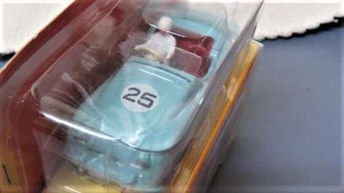 Boxed And Sealed Die Cast DeAgostini Dinky Toys Triumph TR2 Sports #111 Scale 1:43