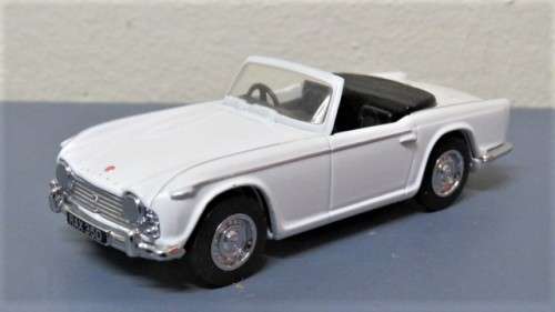 Wonderful Boxed Matchbox Dinky Toys Die Cast 1965 Triumph TR4A-IRS #DY-20 Scale 1:43 L: 90 mm