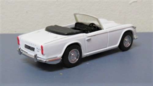Wonderful Boxed Matchbox Dinky Toys Die Cast 1965 Triumph TR4A-IRS #DY-20 Scale 1:43 L: 90 mm