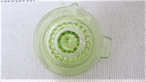Wonderful Vintage Green Glass Juicer With Handle And Spout 13,5 x 2,5 cm