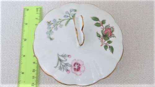Wonderful Vintage Aynsley `Wild Tudor` Fine Bone China Lidded Powder/Trinket Pot 113 x 55 mm