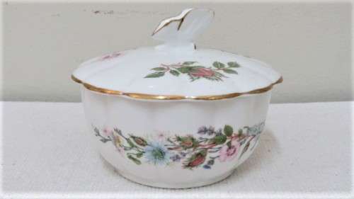 Wonderful Vintage Aynsley `Wild Tudor` Fine Bone China Lidded Powder/Trinket Pot 113 x 55 mm