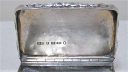 Superb Antique Hallmarked Birmingham George Unite 1881-82 Silver Snuff Box 65 x 40 mm (58 g)