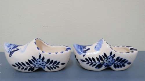 Two Fabulous Vintage Elweco Hand Painted Delft Blue Dutch Clog Ashtrays 135 x 55 mm