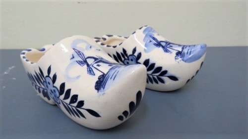 Two Fabulous Vintage Elweco Hand Painted Delft Blue Dutch Clog Ashtrays 135 x 55 mm