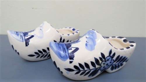 Two Fabulous Vintage Elweco Hand Painted Delft Blue Dutch Clog Ashtrays 135 x 55 mm