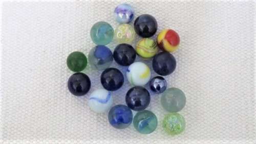 Wonderful Collection of 150 Vintage Marbles Various Sizes And Colours SOLD AS IS