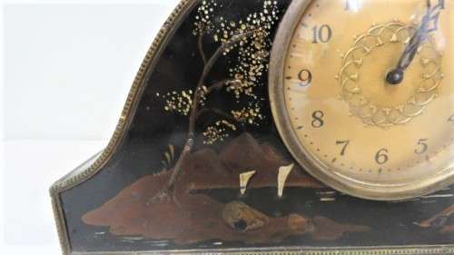 Beautiful Vintage Chinoiserie Decorated Mantel Clock In Working Order SOLD AS IS 27,5 x 7 x 15 cm