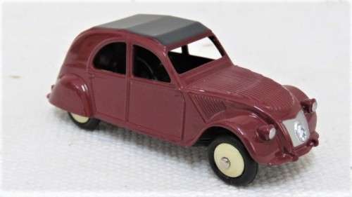 Superb Boxed Dinky Toys DeAgostini Die Cast 2 CV Citroen #24 T Scale 1:43 L: 89 mm