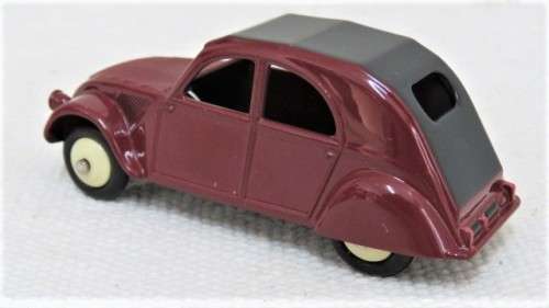 Superb Boxed Dinky Toys DeAgostini Die Cast 2 CV Citroen #24 T Scale 1:43 L: 89 mm