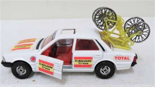 Rare 1981 Corgi D/Cast Peugeot 505 STI `Tour De France` Team Car Bikes/Riders 1:36 No Box SOLD AS IS