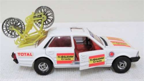 Rare 1981 Corgi D/Cast Peugeot 505 STI `Tour De France` Team Car Bikes/Riders 1:36 No Box SOLD AS IS
