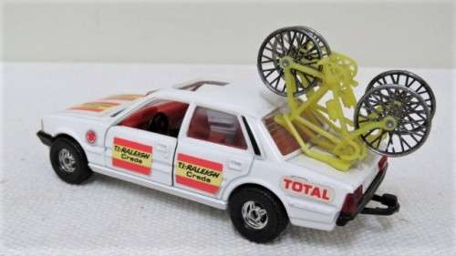 Rare 1981 Corgi D/Cast Peugeot 505 STI `Tour De France` Team Car Bikes/Riders 1:36 No Box SOLD AS IS