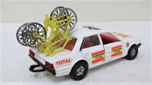 Rare 1981 Corgi D/Cast Peugeot 505 STI `Tour De France` Team Car Bikes/Riders 1:36 No Box SOLD AS IS