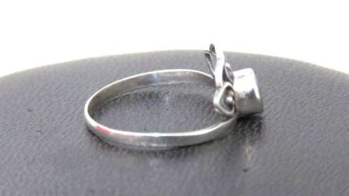 Pretty, Vintage Dainty Sterling Silver Ring With Small Round Moonstone Size M (1.1 g)