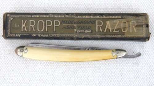 Vintage Boxed Kropp Cutthroat Straight Razor Bakelite Handle Made in England Ground in Hamburg 24 cm