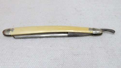 Vintage Boxed Kropp Cutthroat Straight Razor Bakelite Handle Made in England Ground in Hamburg 24 cm