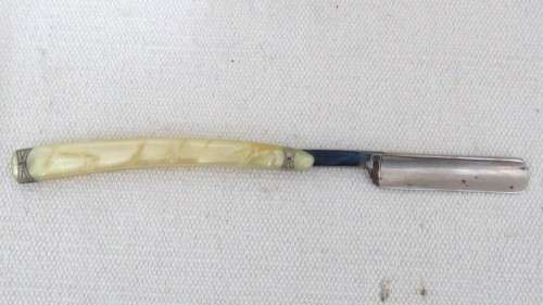 Vintage Boxed Brah & Plumacher Solingen-Weyer Blue Diamond Cutthroat Razor Mother Of Pearl Handle