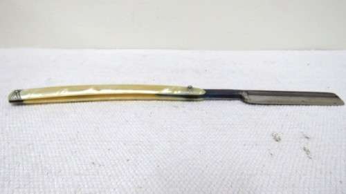 Vintage Boxed Brah & Plumacher Solingen-Weyer Blue Diamond Cutthroat Razor Mother Of Pearl Handle
