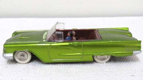 Boxed Dinky Toys DeAgostini Die Cast Ford `Thunderbird` #555 Scale 1:43 L: 120 mm